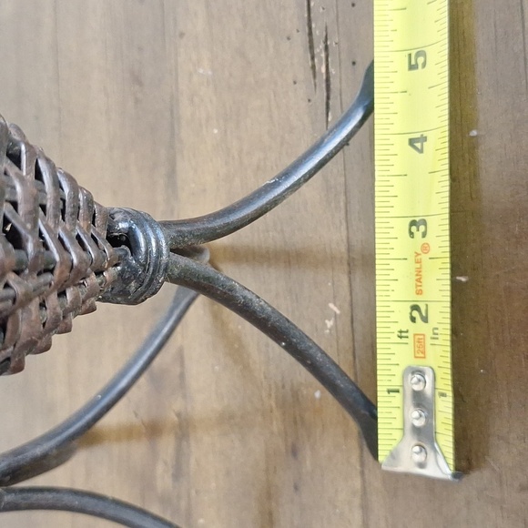 Pair Of Wrought Iron And Brown Wicker Candle Holders - Picture 7 of 10